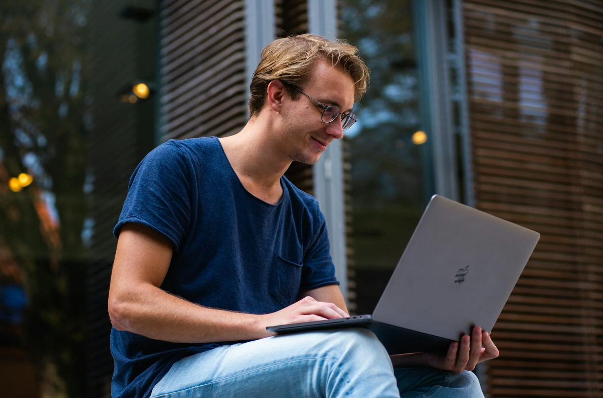 Can You Get Your Real Estate License Online?